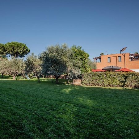 Hotel Petra Rome Bagian luar foto