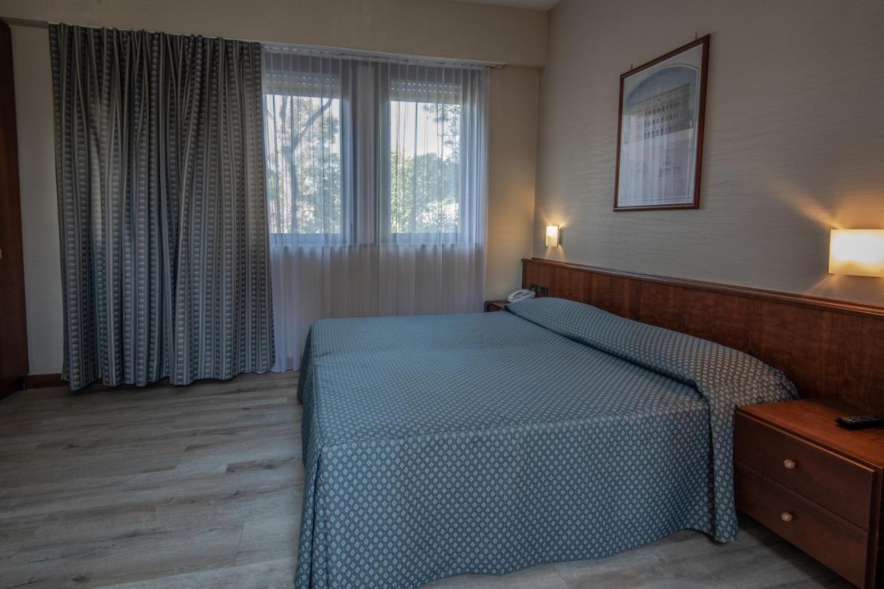 Hotel Petra Rome Bagian luar foto