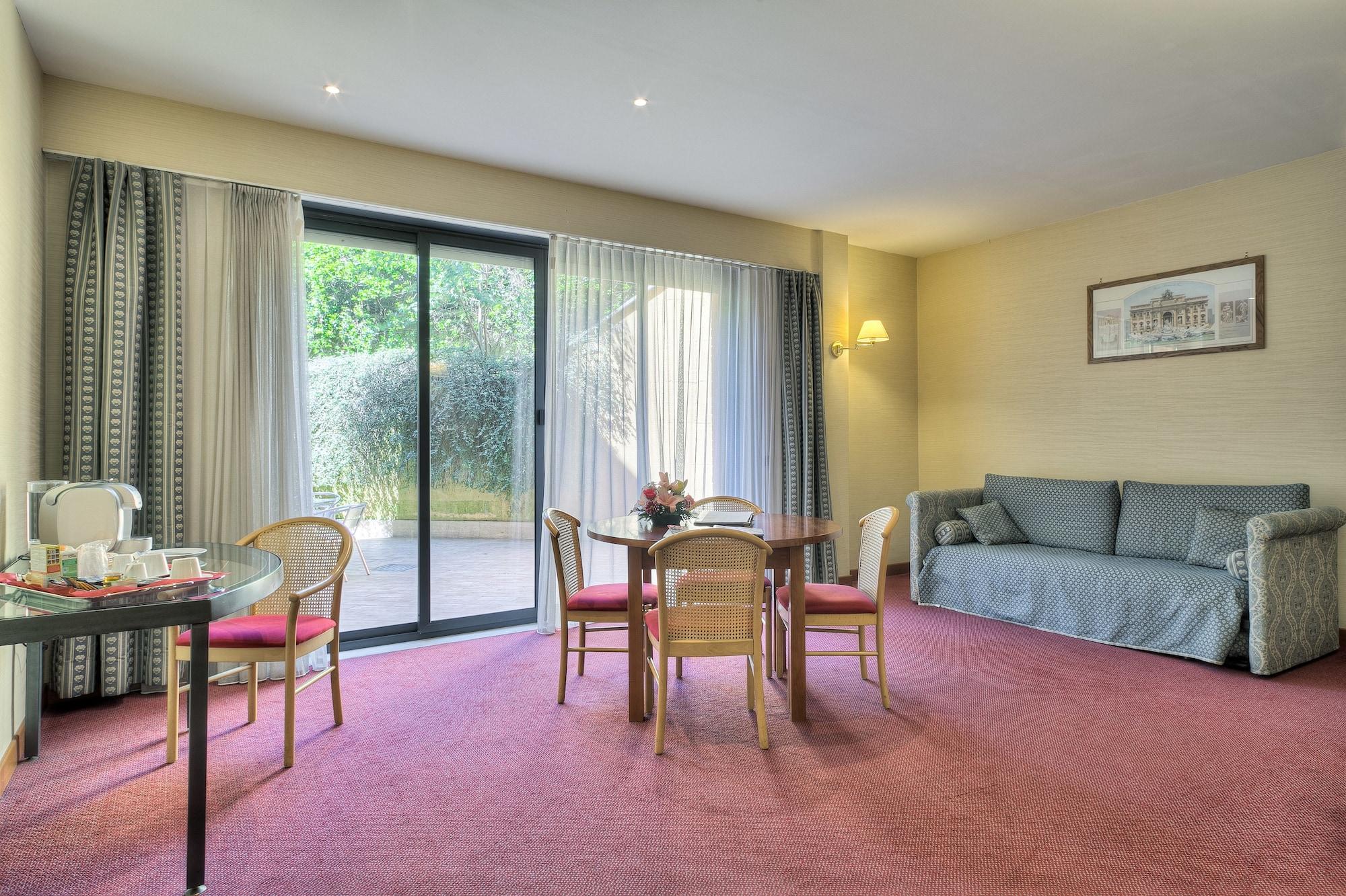 Hotel Petra Rome Bagian luar foto
