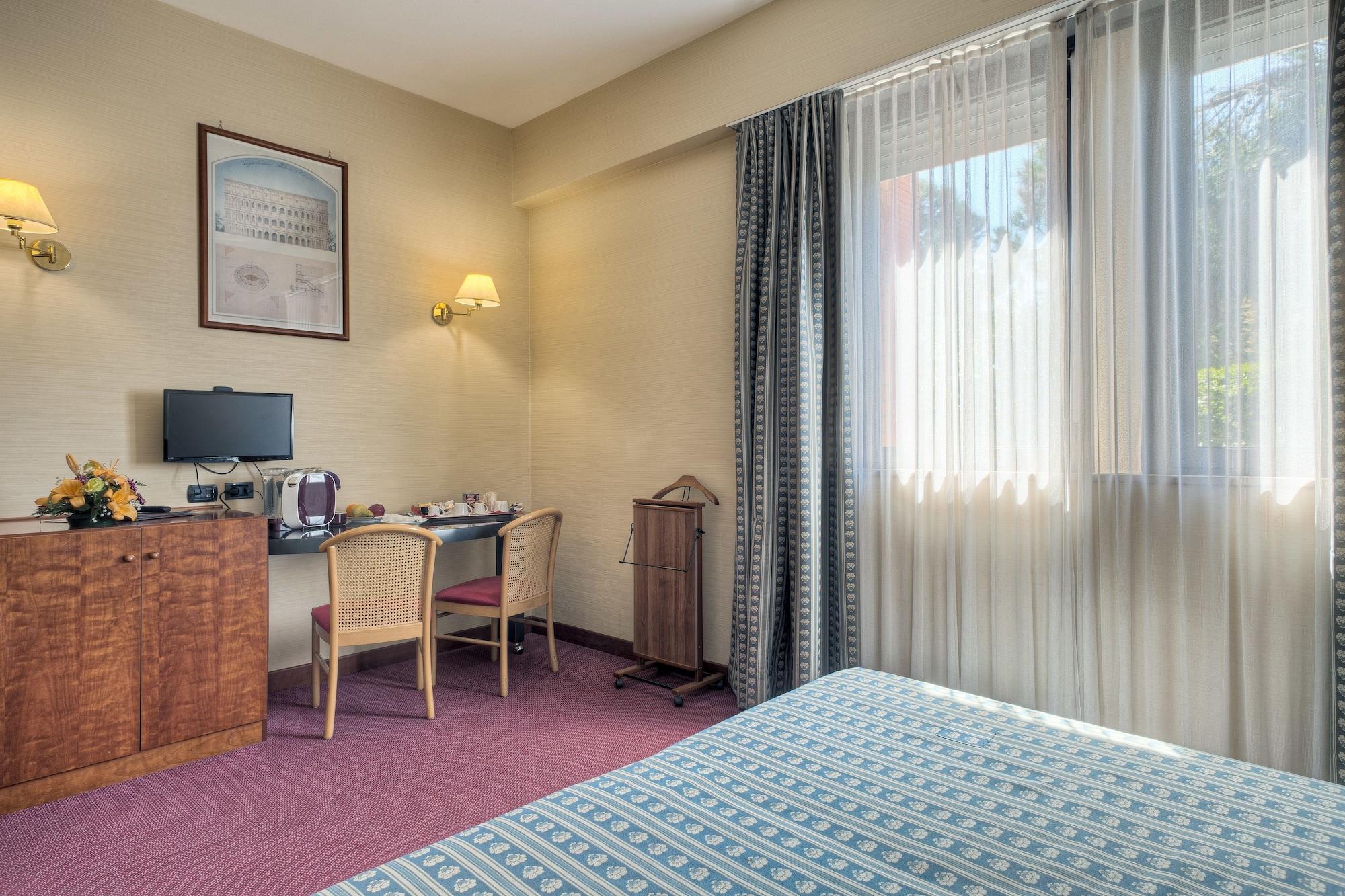 Hotel Petra Rome Bagian luar foto