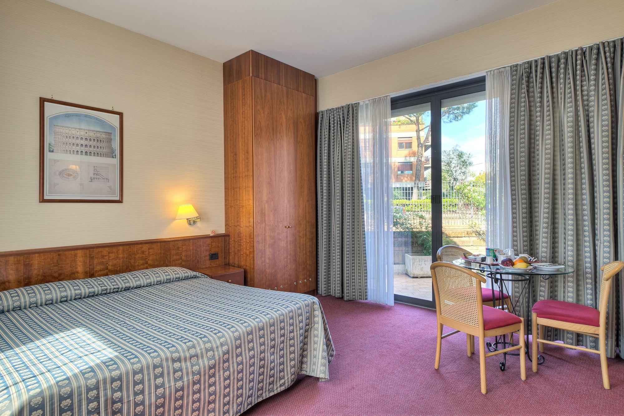 Hotel Petra Rome Bagian luar foto
