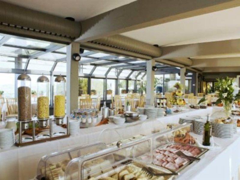 Hotel Petra Rome Bagian luar foto