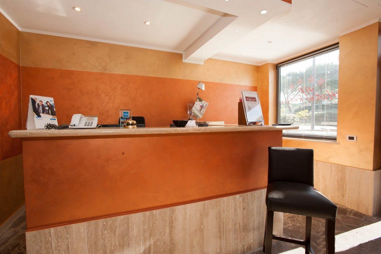 Hotel Petra Rome Bagian luar foto